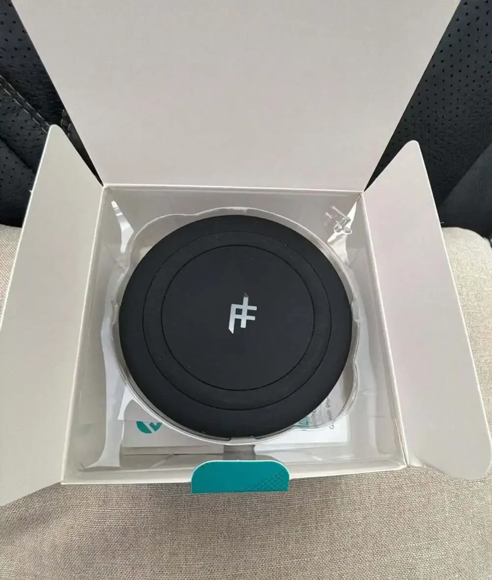 Charge Pad Wireless Charging Pad 10W Black